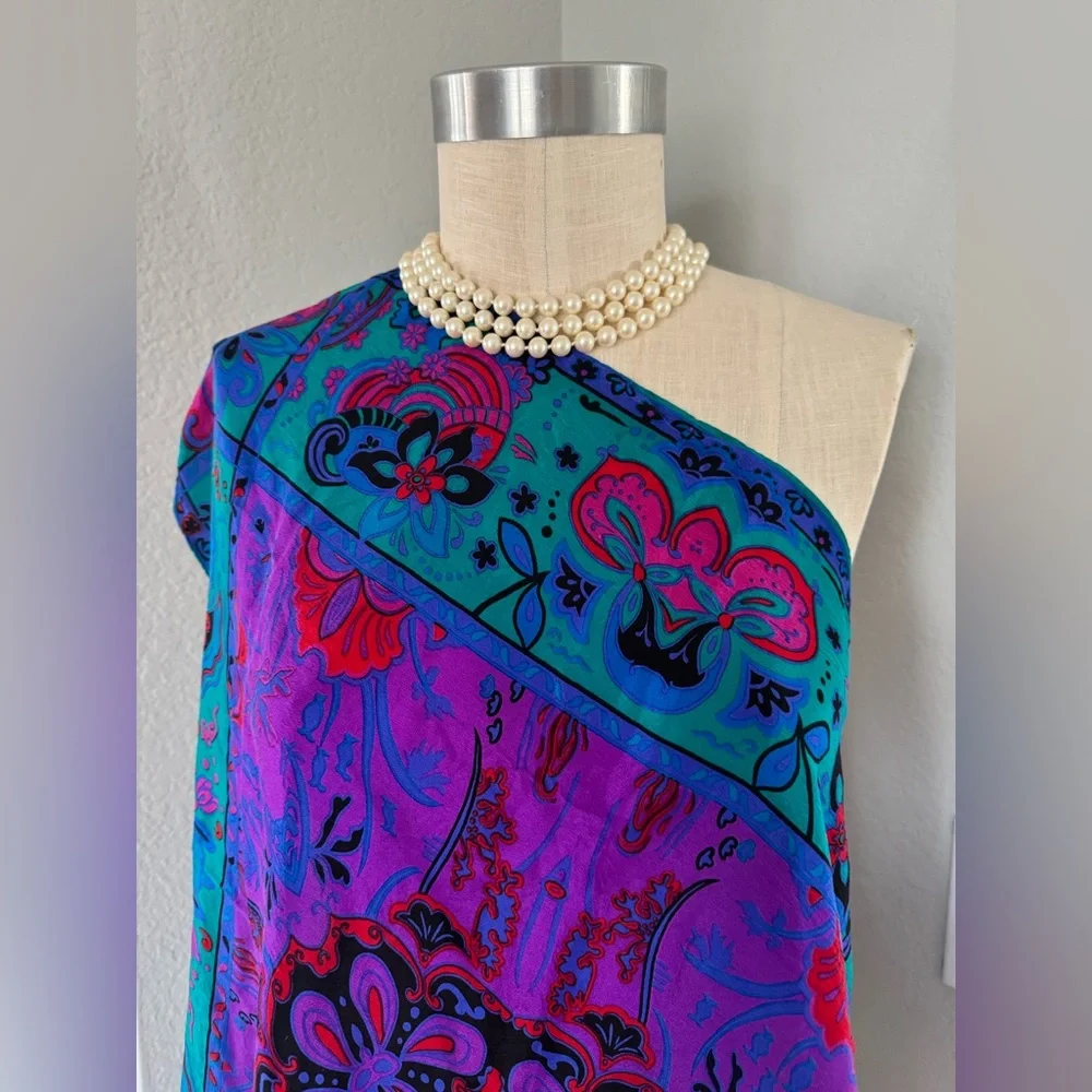 Liz Claiborne Floral Print Scarf 31”x30” Square